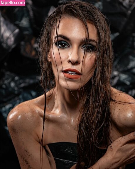Amymarie Gaertner nude model img