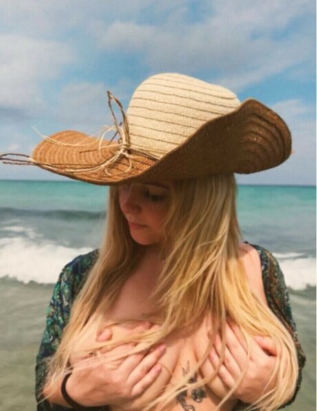 Annalisa Panzeri nude actress image