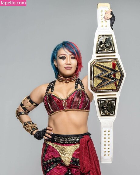 Asuka WWE model free pic