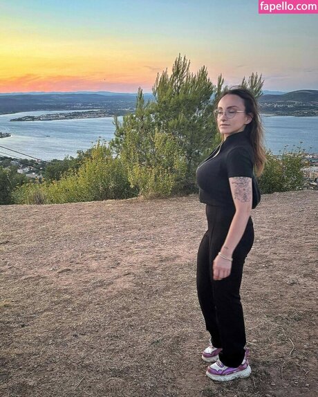 Oryvllmiee nudes pornstar img
