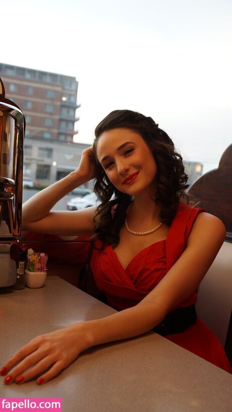 Jessthe Shire free actress pics