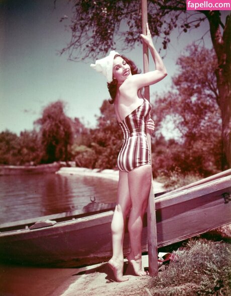 Vintage English Pinups free actress archive
