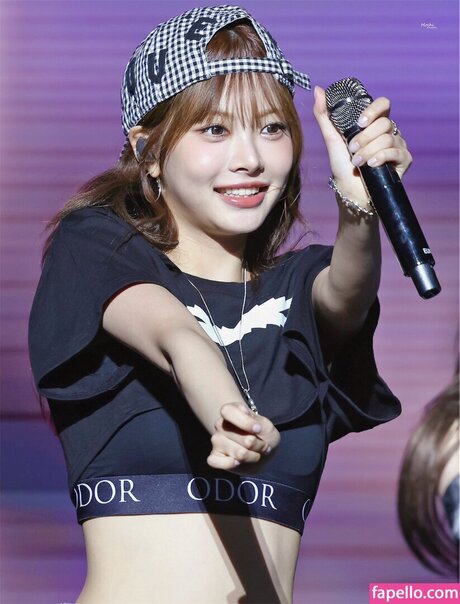 Hong Eunchae  model xxx photo