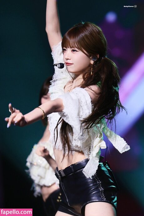 Hong Eunchae model best archive