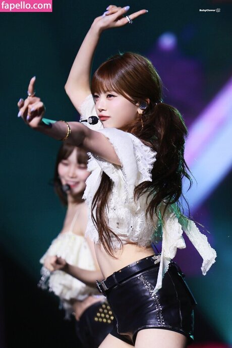 Hong Eunchae model xxx picture