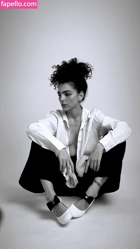 J lia Konrad star exclusive pic