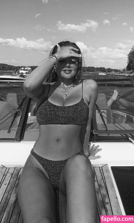 Nathildelinn adult model pics
