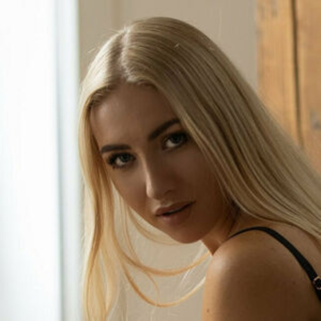 Amanda Ries pornstar art galleries