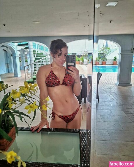 Thekla Kaischauri hot model pic