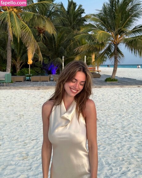 Charleen Weiss model top image