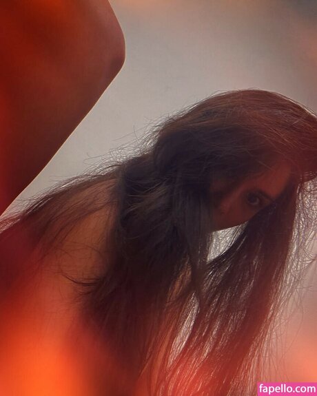 Anika Vishwanath star pornographic images