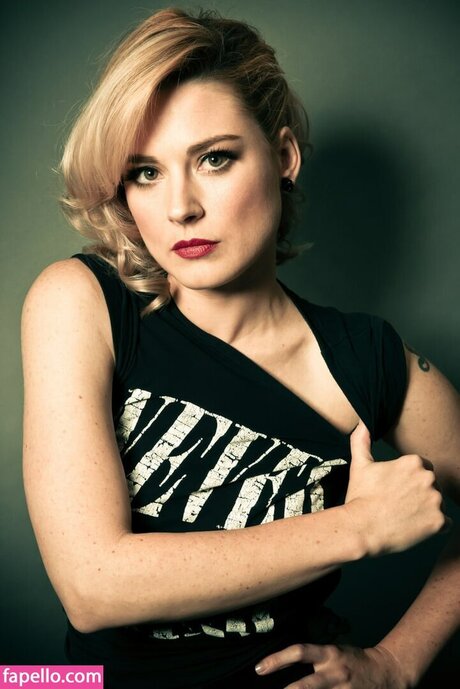 Alexandra Breckenridge hot star picture