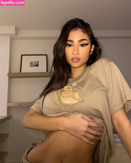 Paloma Mami hot star pic