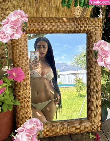 Paloma Mami star top pic