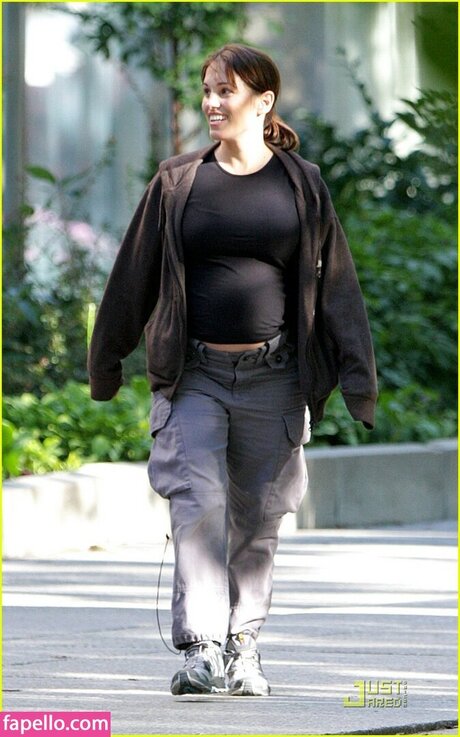 Amy Jo Johnson model nice pictures