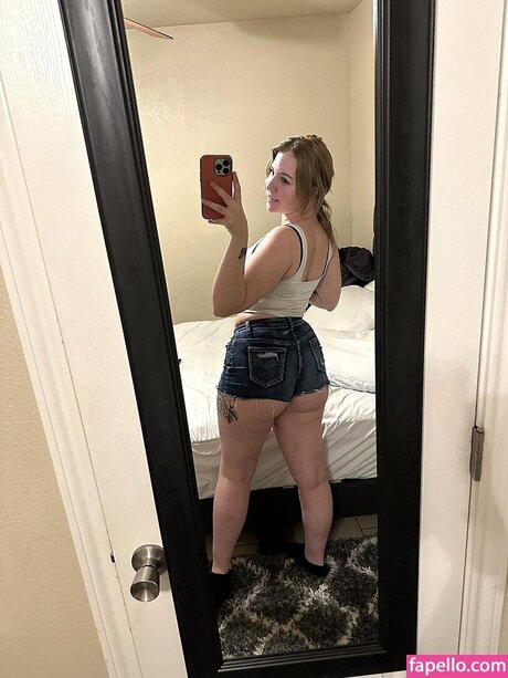 Kayla Bumsy model porn archive