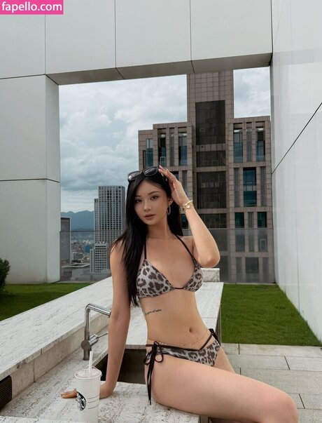 ingrid 721 erotic model photo