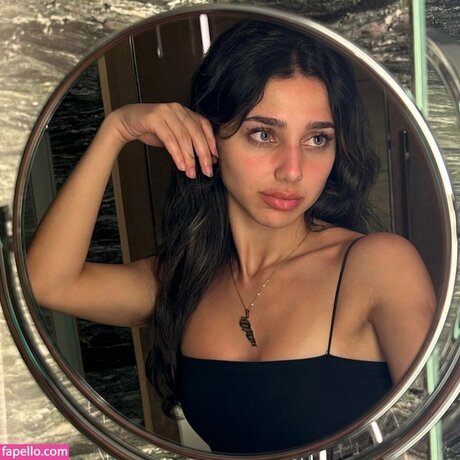karimaa r pornstar beautiful pictures