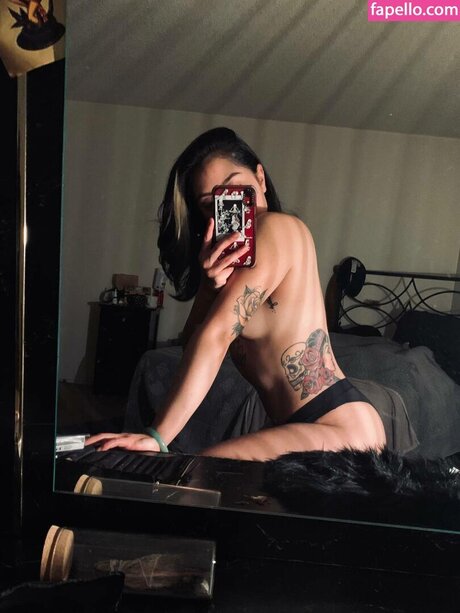 Chlo Lunaa erotic model archive