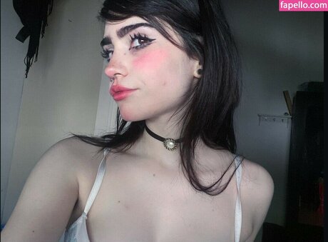 elinoiiddx erotic pornstar pic