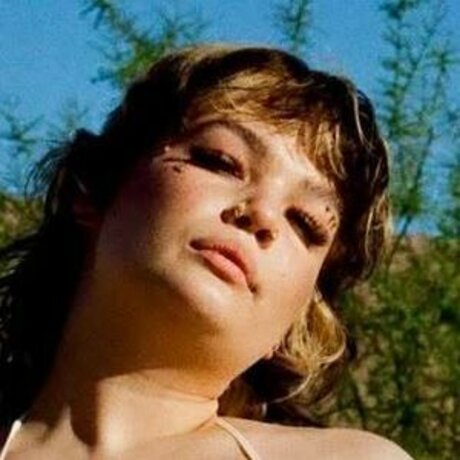 Lola Young model free archive