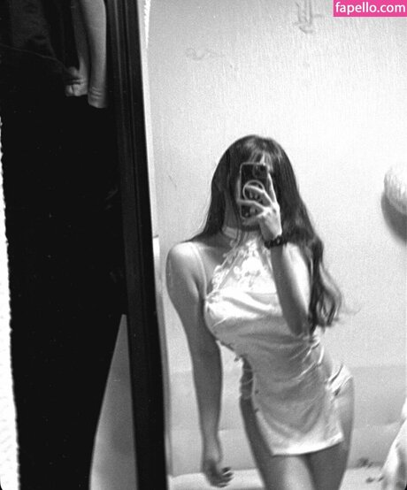 soooyaee model naked pictures