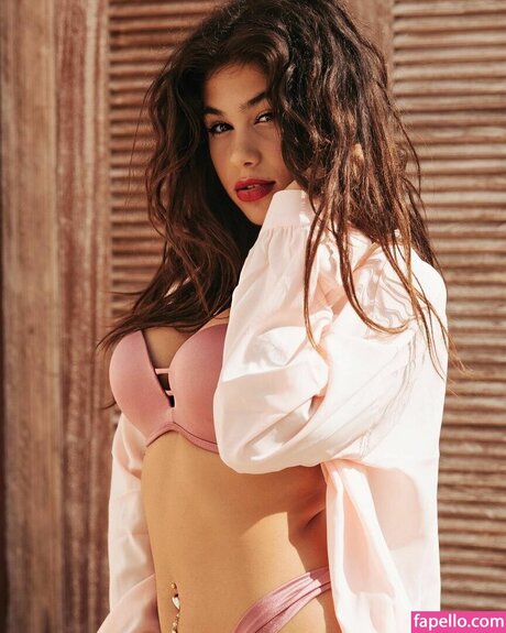 Giulia Sara Salemi pretty actress galleries