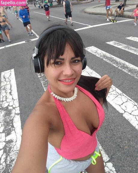 Renatinhaninfo1 adult model pic