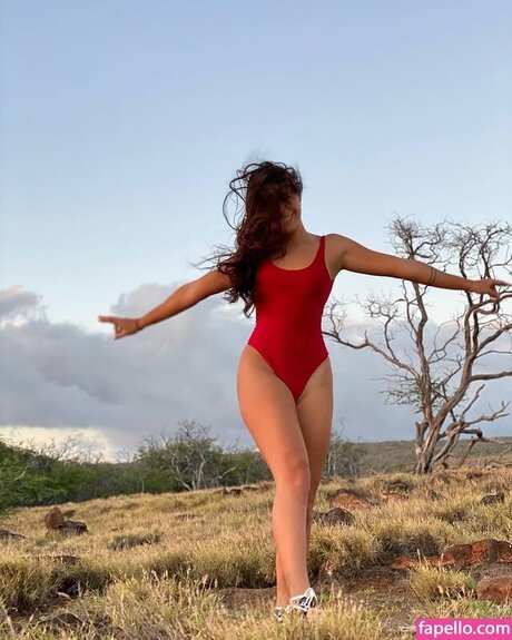 Kamryn Santos model nude img
