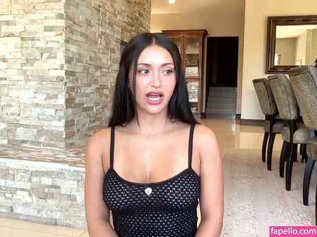 Leah Kateb nude model gallery