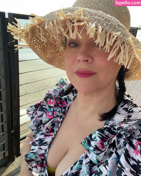 Jennifer Tilly pornographic actress photo