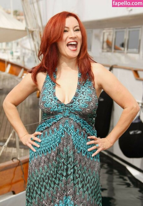 Jennifer Tilly xxx model archive