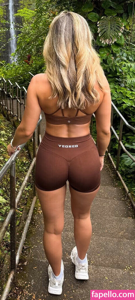 Sydney Segars porn model gallery