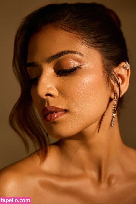 Malavika Mohanan model exclusive photo