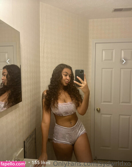 sydswrldxo nudes model pictures