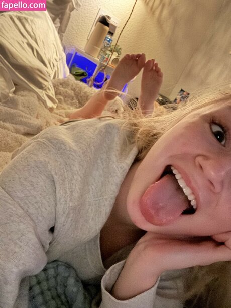 Mads Thompson Maddiiedee pornstar naked archive