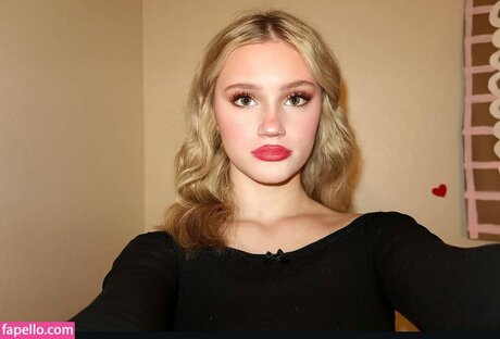 Mads Thompson Maddiiedee model img