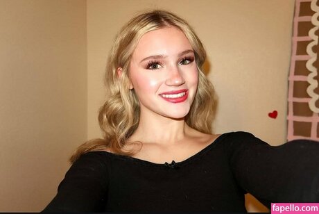 Mads Thompson Maddiiedee nude pornstar picture