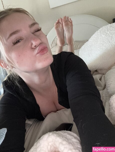 Mads Thompson Maddiiedee nude model images