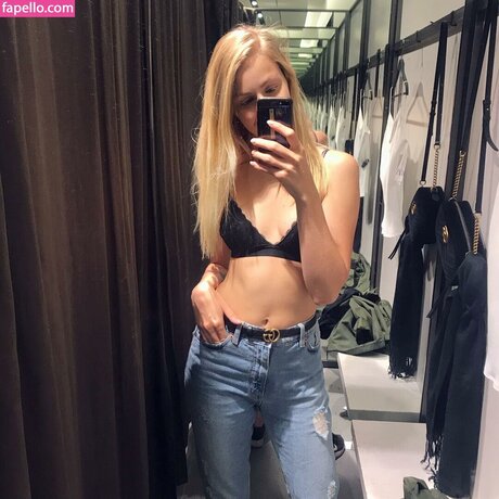 Marie Watson perfect model pic