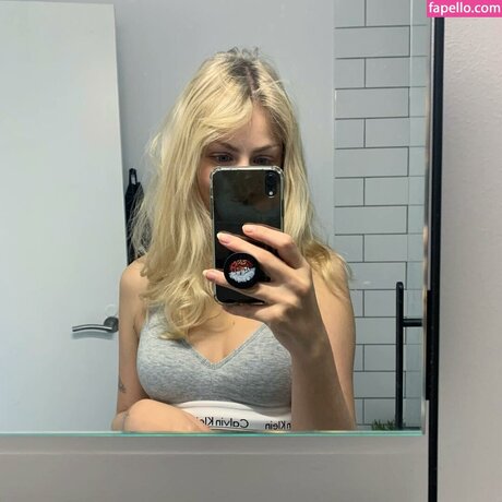 Marie Watson pornographic model img