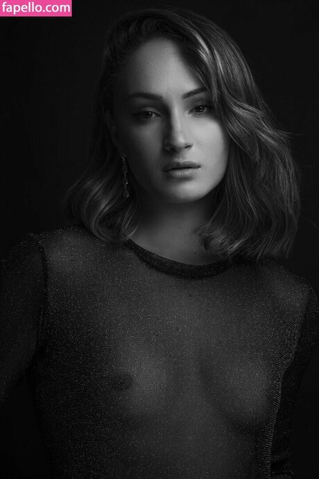 No mie Checa hot model photo
