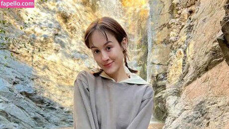 Jule Ari naked pornstar pics
