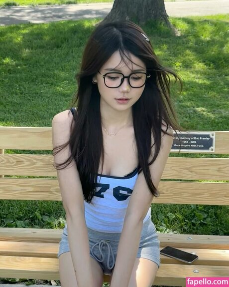 iceyyyzhou exclusive actress image