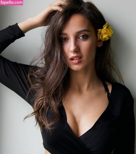 Mar a De Nati nude model pics