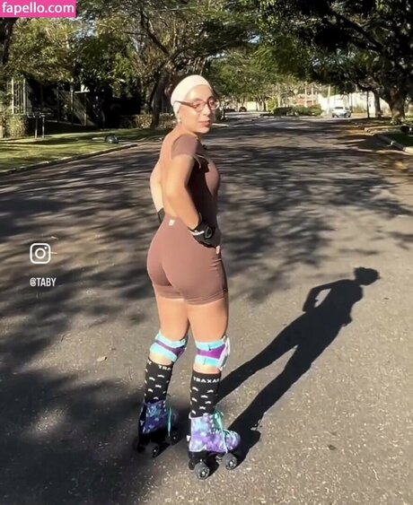 Taby Carvalho naked star pic