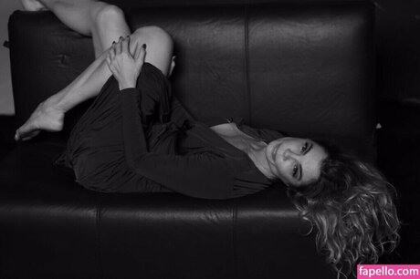 Alexia Dechamps nudes model img