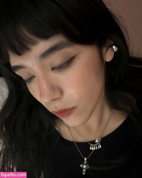 Om4ly model beautiful img