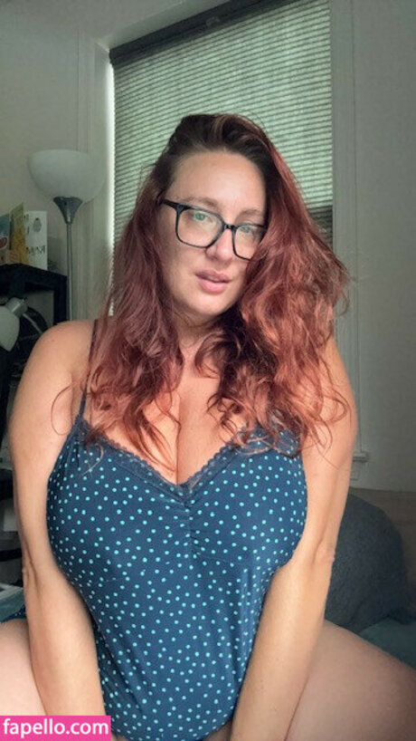 RefashionedHippie high quality model img