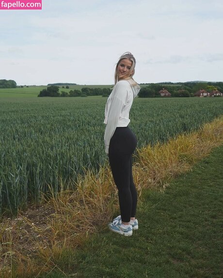 Issy Anderson star nude photo